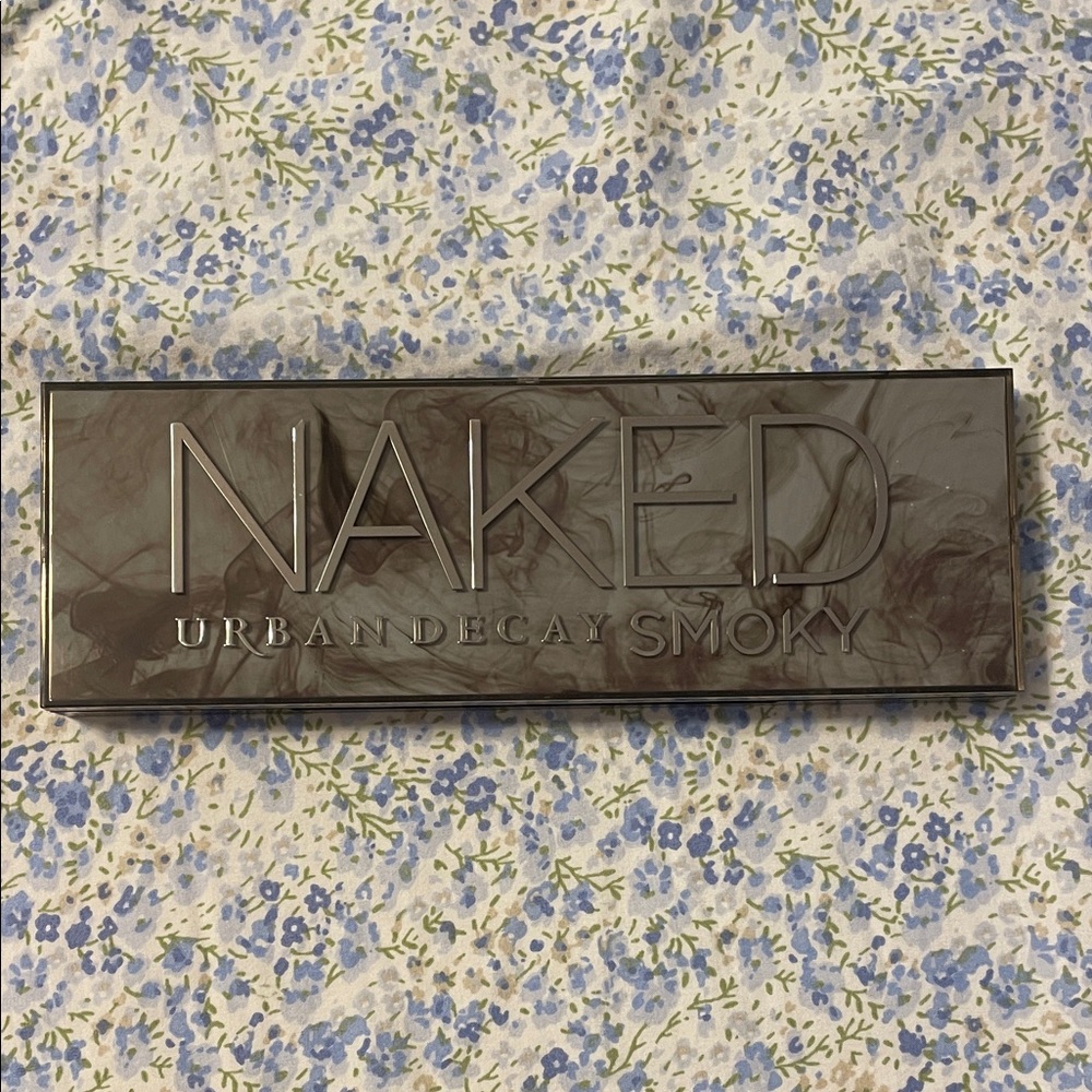 Urban Decay NAKED Smoky palette